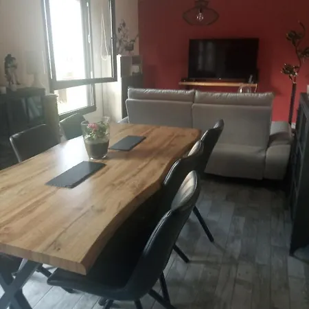 D'hôtes Les Orchidées Bed and breakfast Vorey